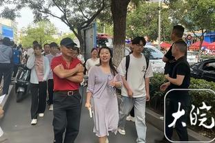 邮报：洛克耶短期内第二次在球场晕倒，卢顿将审查球队医疗系统